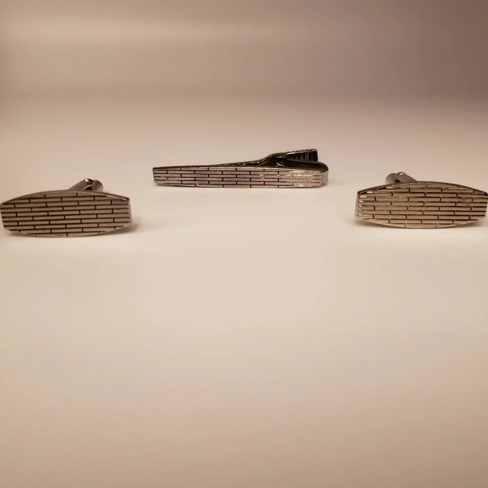 Men's Silvertone Cufflinks Tie Clip Bar Set Brick Wall Masonry Geometric Pattern